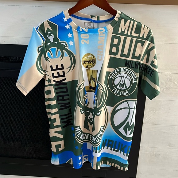 TISLL Other - Milwaukee Bucks NBA Championship size medium Tee-Shirt 1169